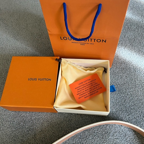 Louis Vuitton Belt, size 44/110 - Picture 3 of 7